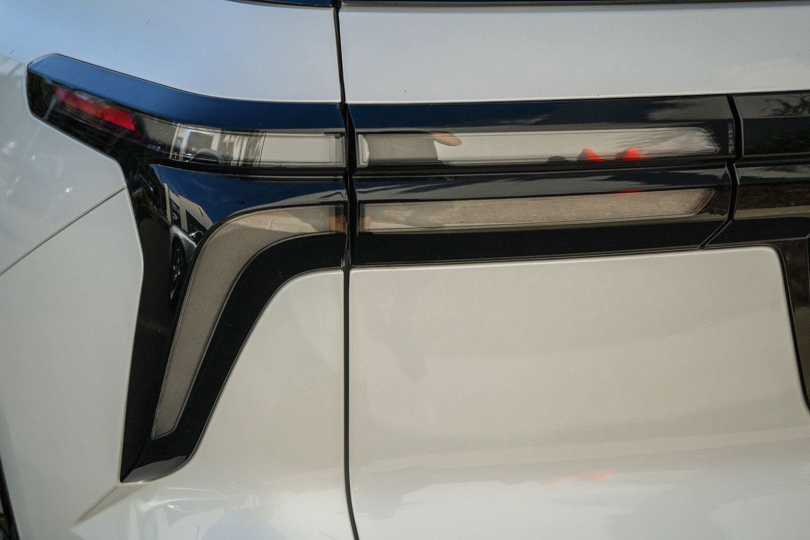 Used 2024 Chevrolet Traverse RS FWD image 8