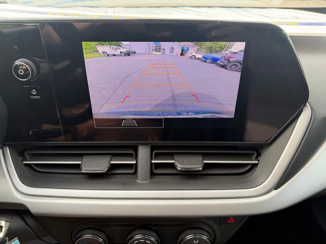 Used 2025 Chevrolet Trax LS w/ LS Convenience Package FWD image 15