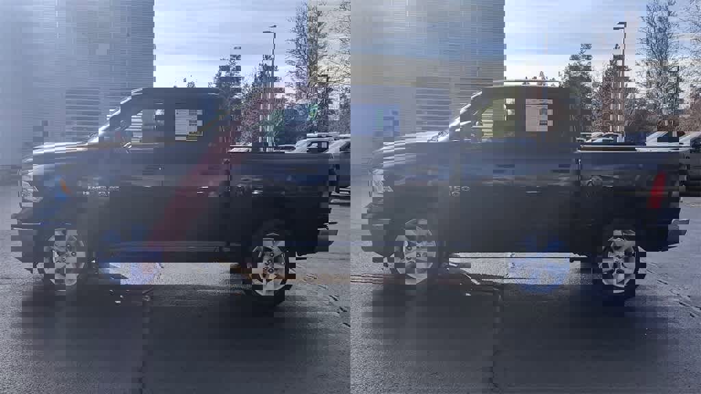 Used 2023 RAM 1500 Classic SLT image 5