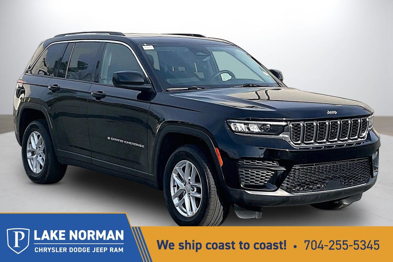 Certified 2023 Jeep Grand Cherokee Laredo X image 1