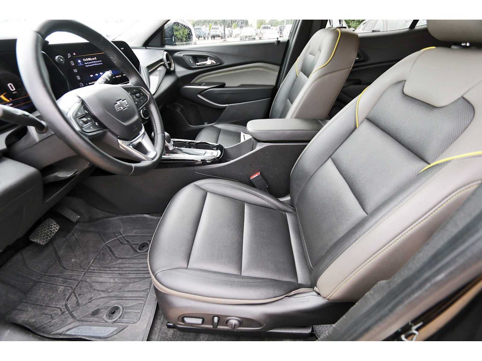Used 2025 Chevrolet Trax ACTIV w/ Driver Confidence Package FWD image 11