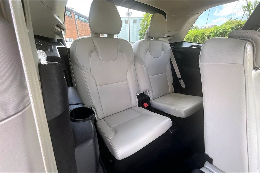 Used 2025 Volvo XC90 B6 Plus AWD/4WD image 38