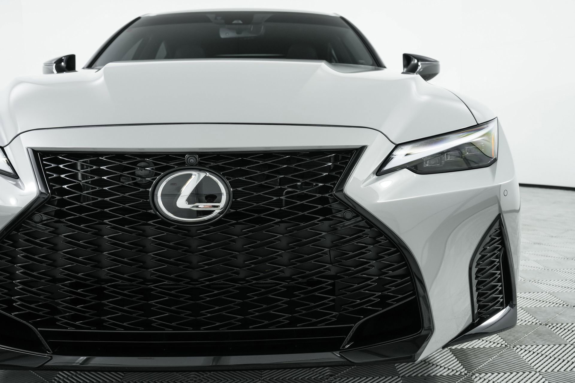 Used 2025 Lexus IS 500 w/ F-Sport Performance image 38