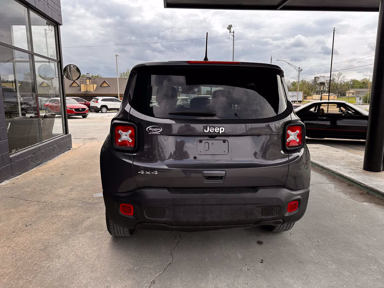 Used 2023 Jeep Renegade Latitude AWD/4WD image 7