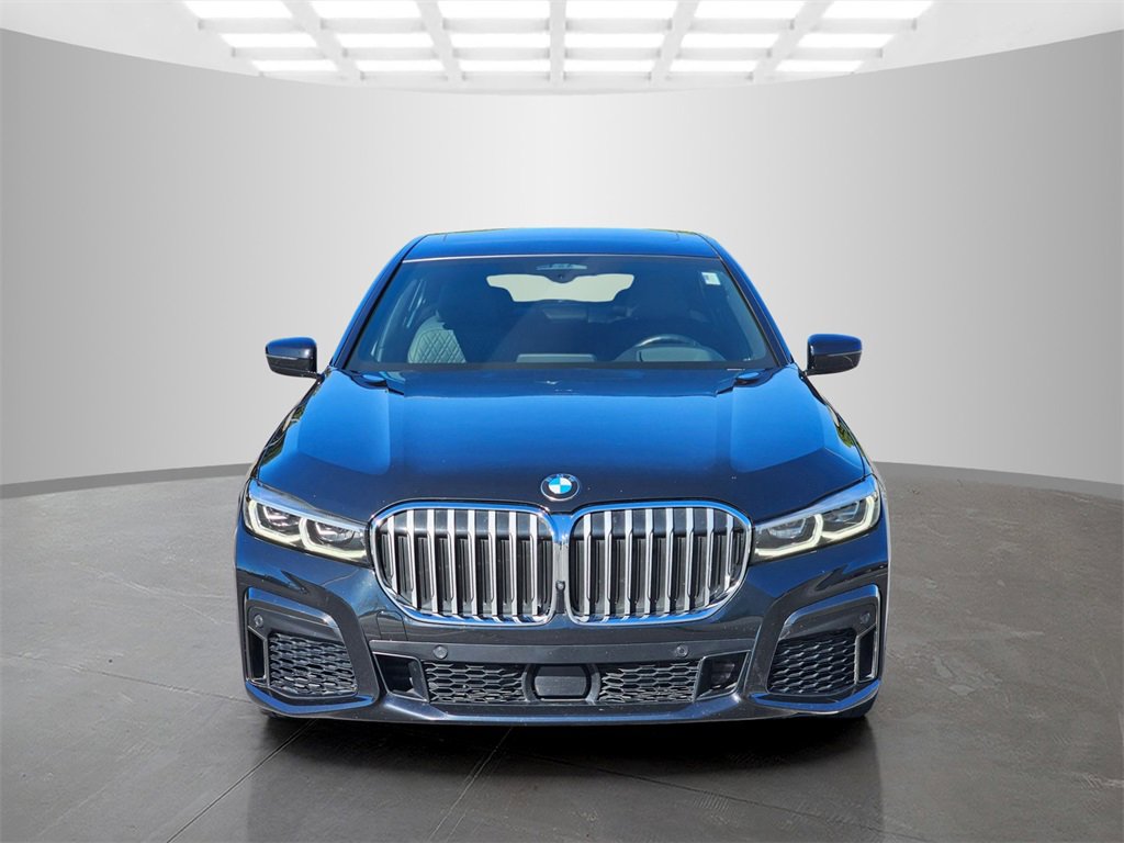 Used 2022 BMW 740i w/ M Sport Package image 2