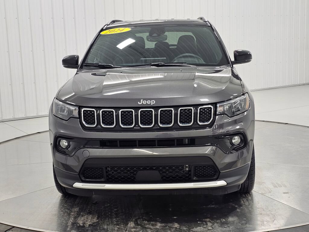 Used 2024 Jeep Compass Limited image 8