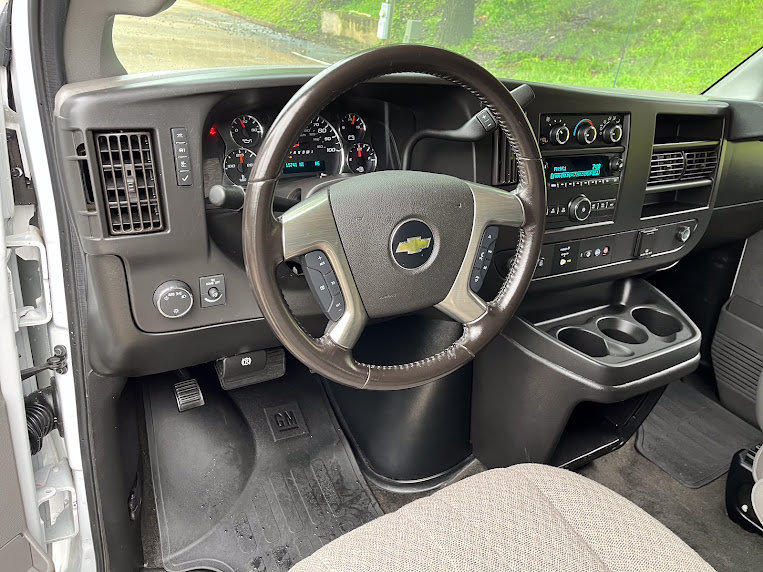 Used 2018 Chevrolet Express 2500 LT w/ LT Preferred Equipment Group RWD image 10