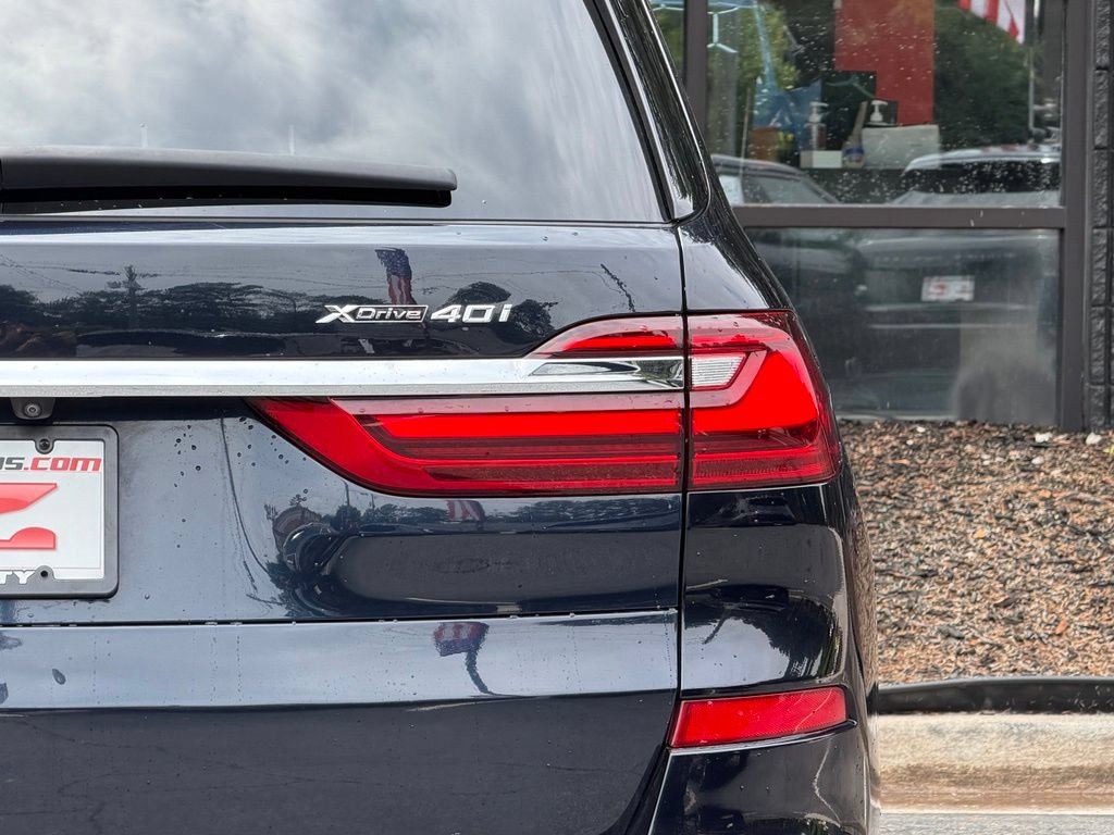 Used 2021 BMW X7 xDrive40i w/ M Sport Package AWD/4WD image 16