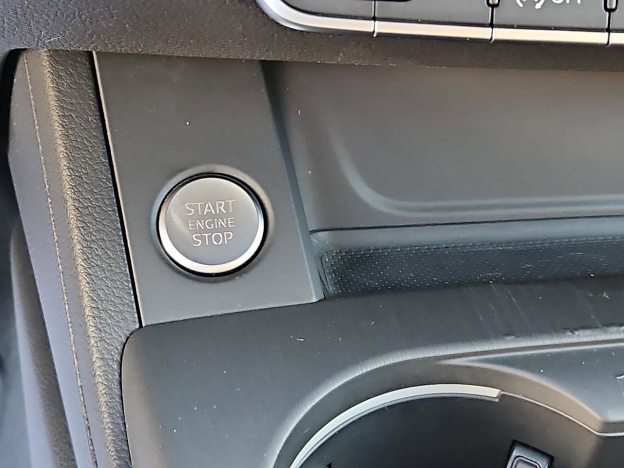 Used 2017 Audi A4 2.0T allroad Premium Plus w/ Technology Package image 25