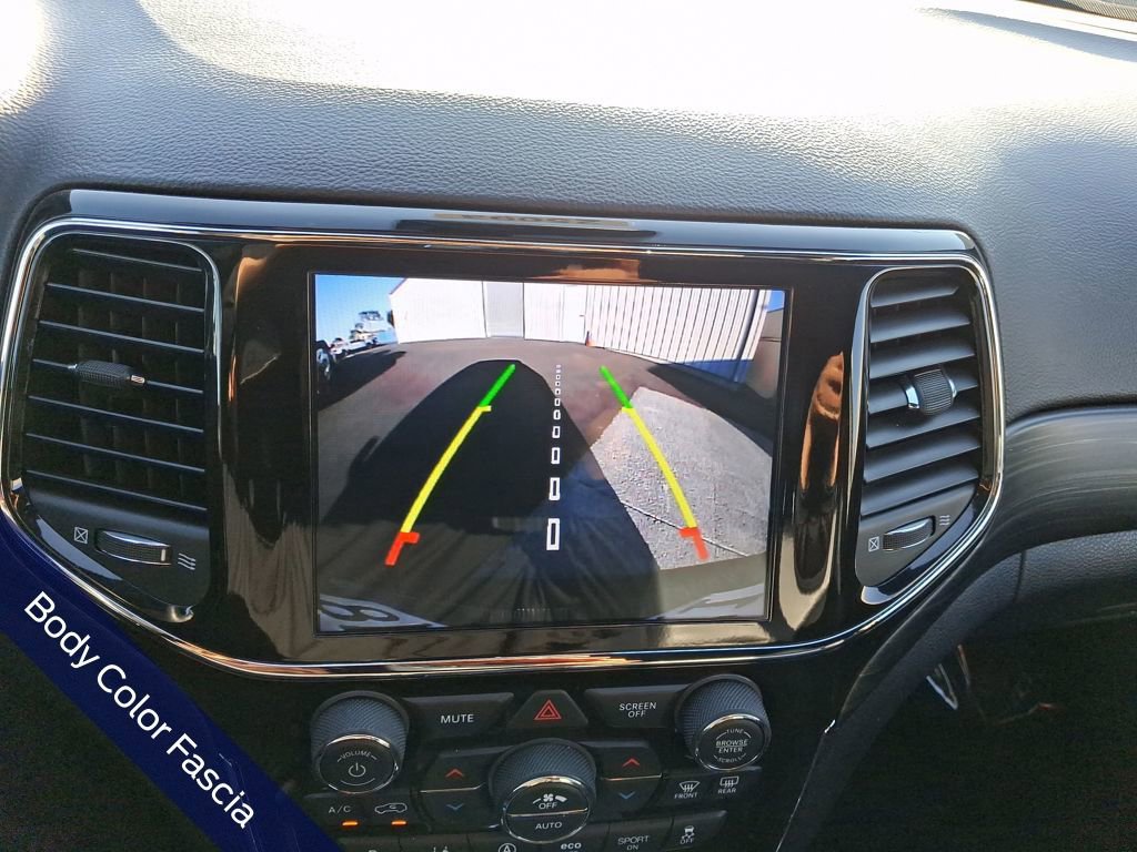 Used 2021 Jeep Grand Cherokee Laredo X image 20