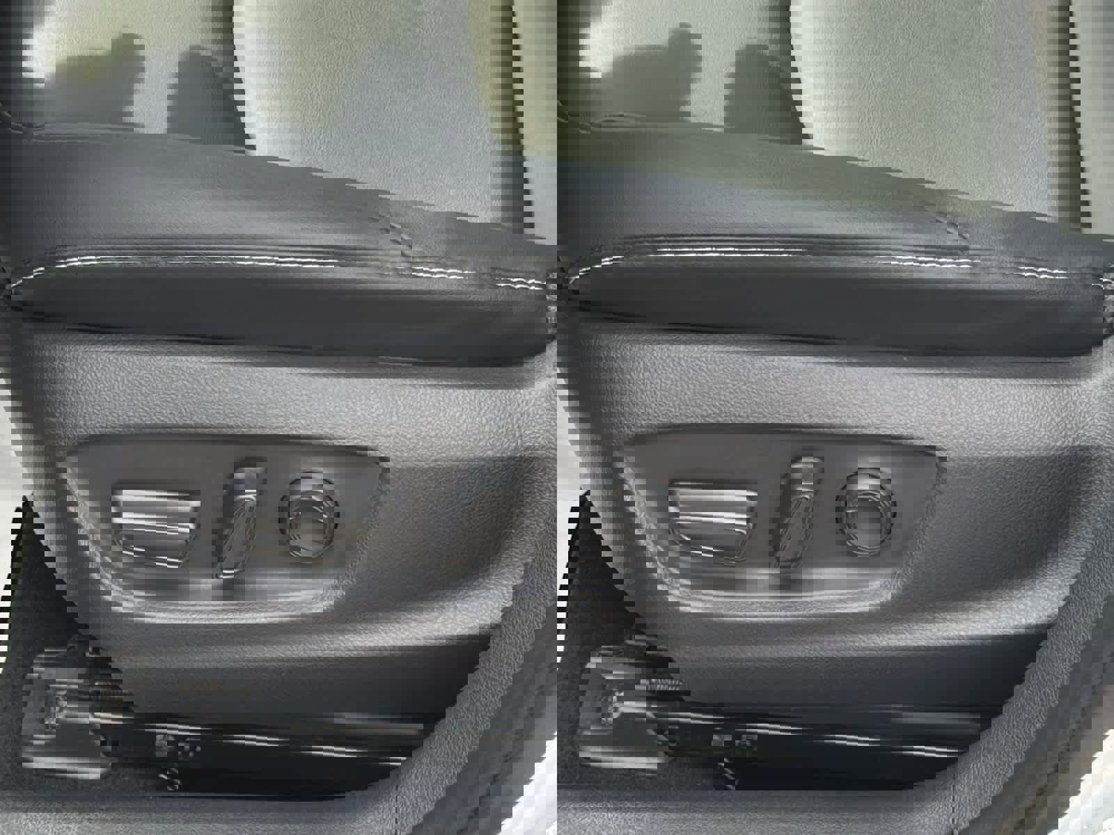 Used 2020 Toyota Prius Prime XLE image 16