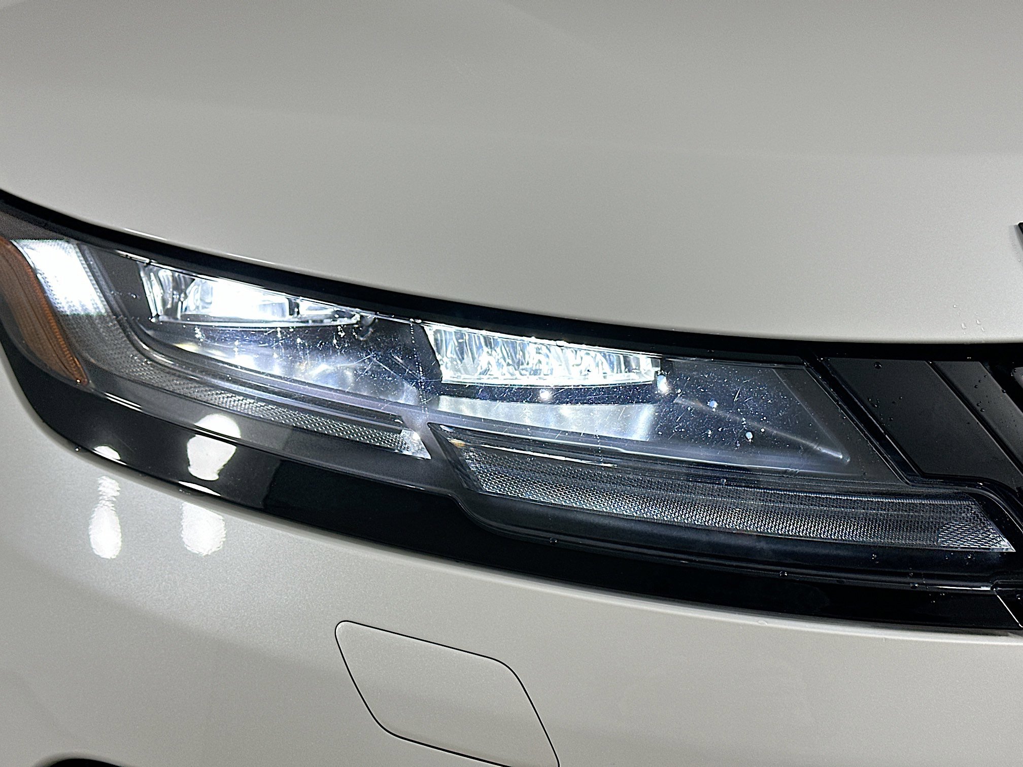 Used 2024 Land Rover Range Rover Evoque Dynamic SE image 44