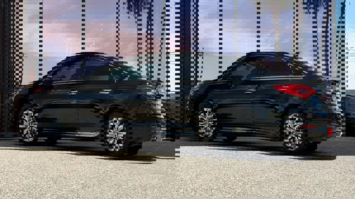 Used 2016 Hyundai Sonata Sport w/ Option Group 02 FWD image 6