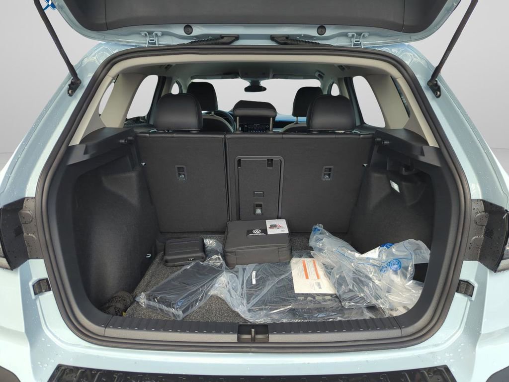 New 2026 Volkswagen Taos SE image 44