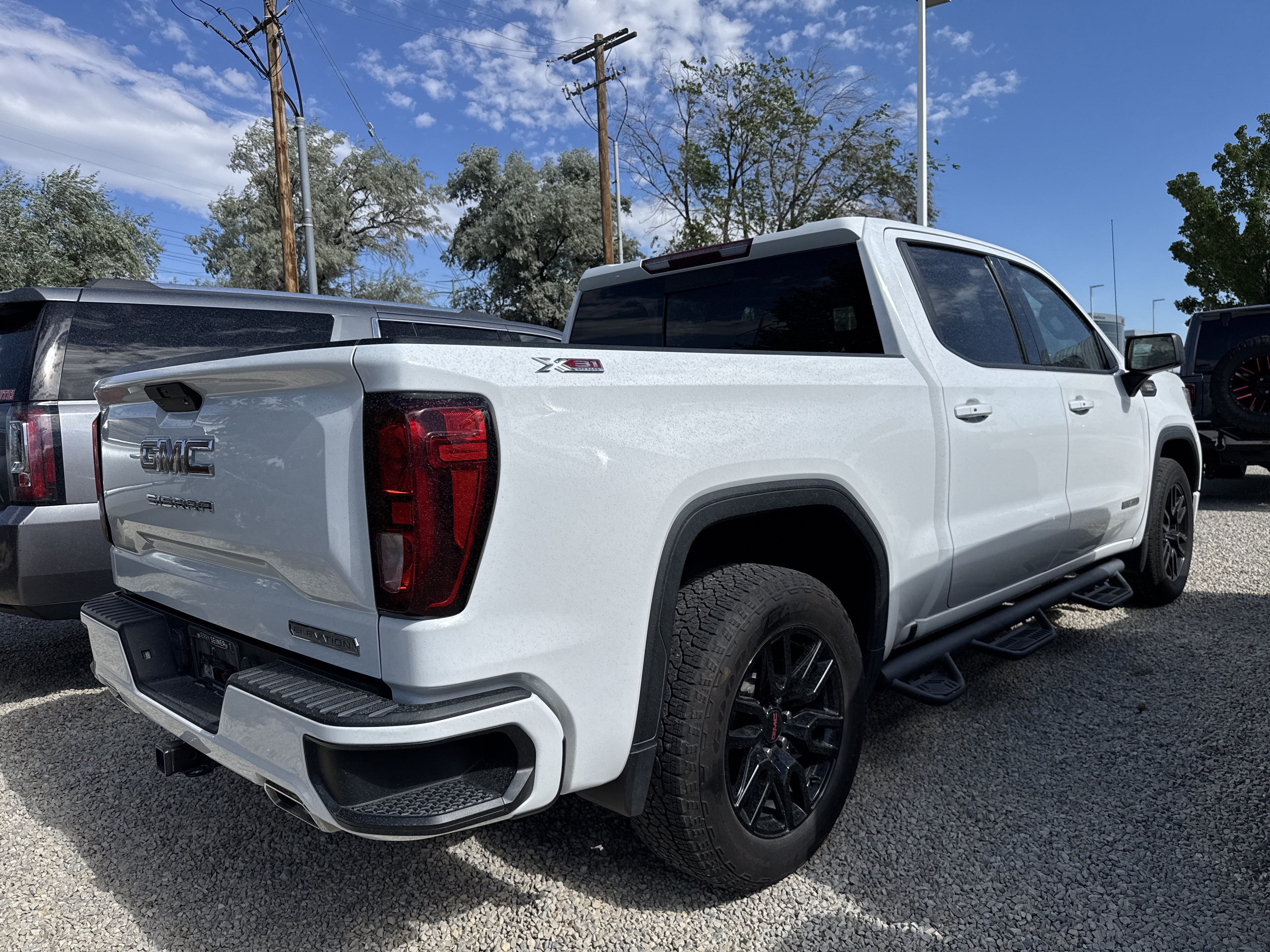 Used 2021 GMC Sierra 1500 Elevation AWD/4WD image 3