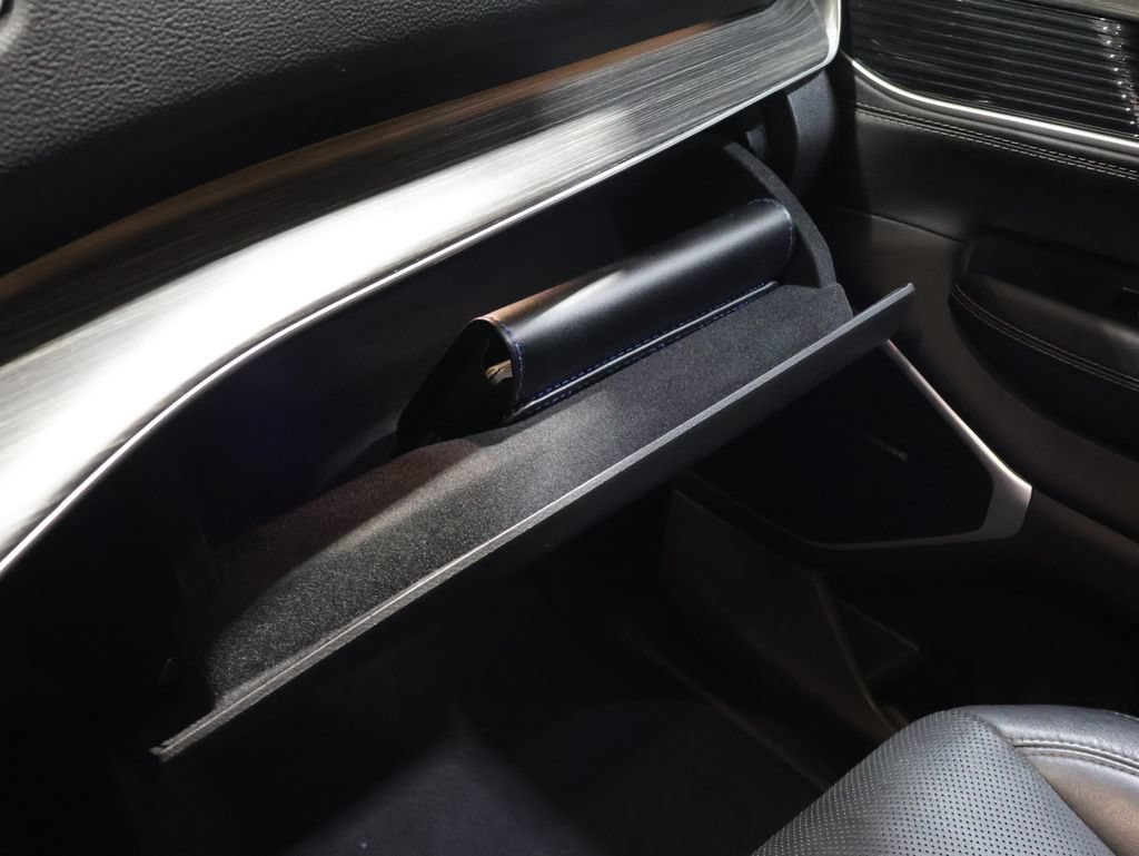Used 2024 Jeep Wagoneer Series II AWD/4WD image 36