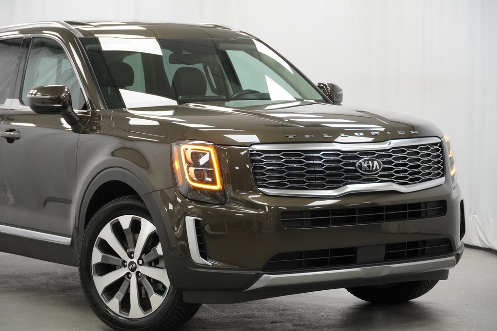 Used 2021 Kia Telluride EX w/ EX Premium Package image 3