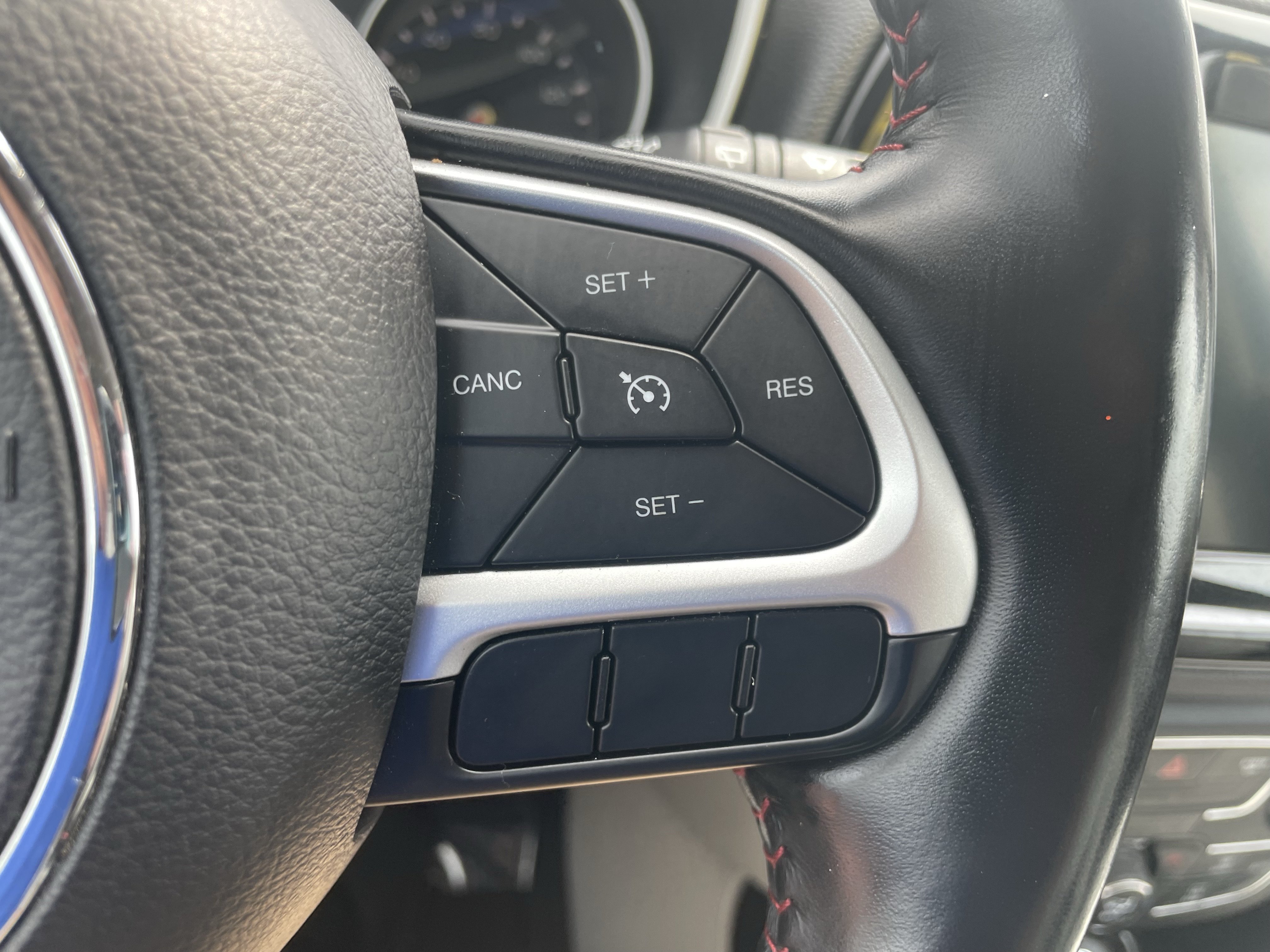Used 2020 Jeep Compass Limited AWD/4WD image 16
