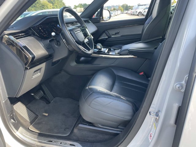Used 2025 Land Rover Range Rover Sport SE AWD/4WD image 23