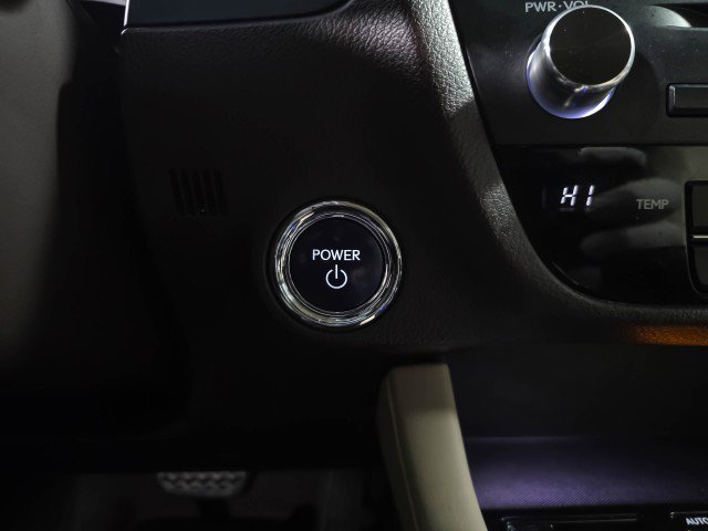 Used 2018 Lexus RX 450h AWD w/ Luxury Package image 28