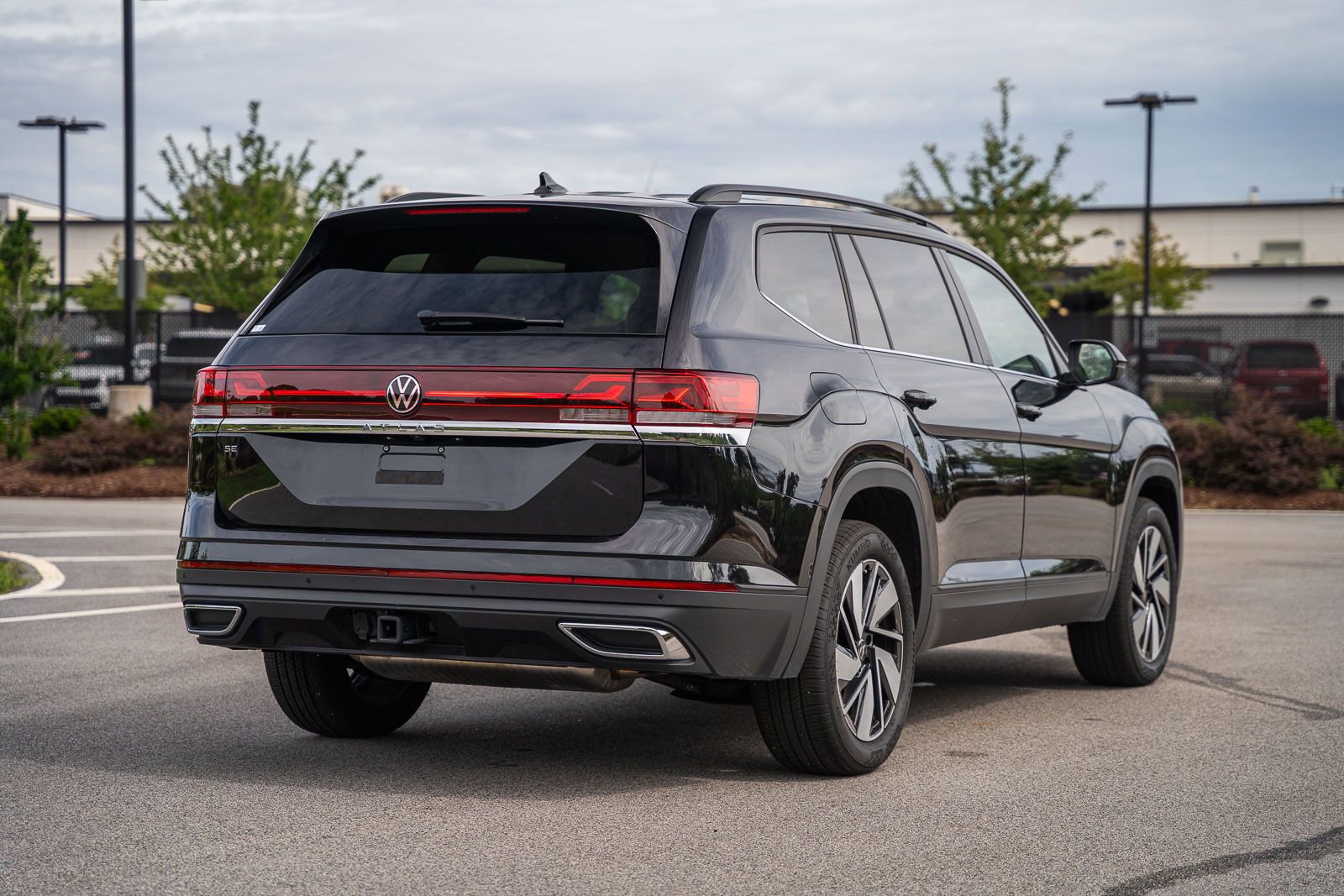 Used 2025 Volkswagen Atlas SE FWD image 8