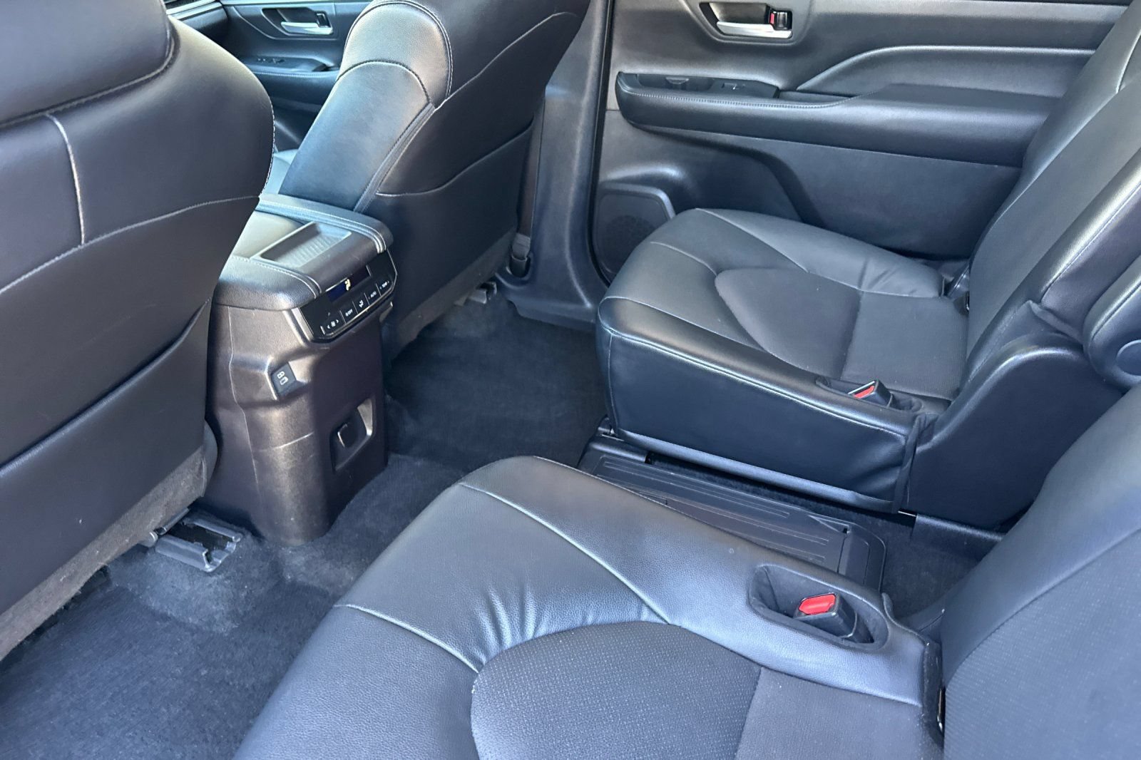 Certified 2025 Toyota Grand Highlander FWD image 15