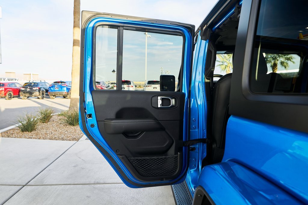 Used 2022 Jeep Wrangler Unlimited Sahara image 16