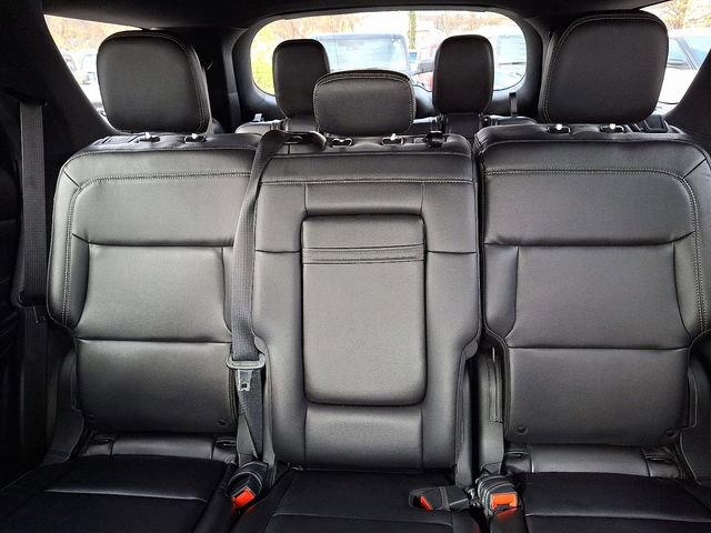 Certified 2020 Ford Explorer XLT w/ Equipment Group 202A image 20