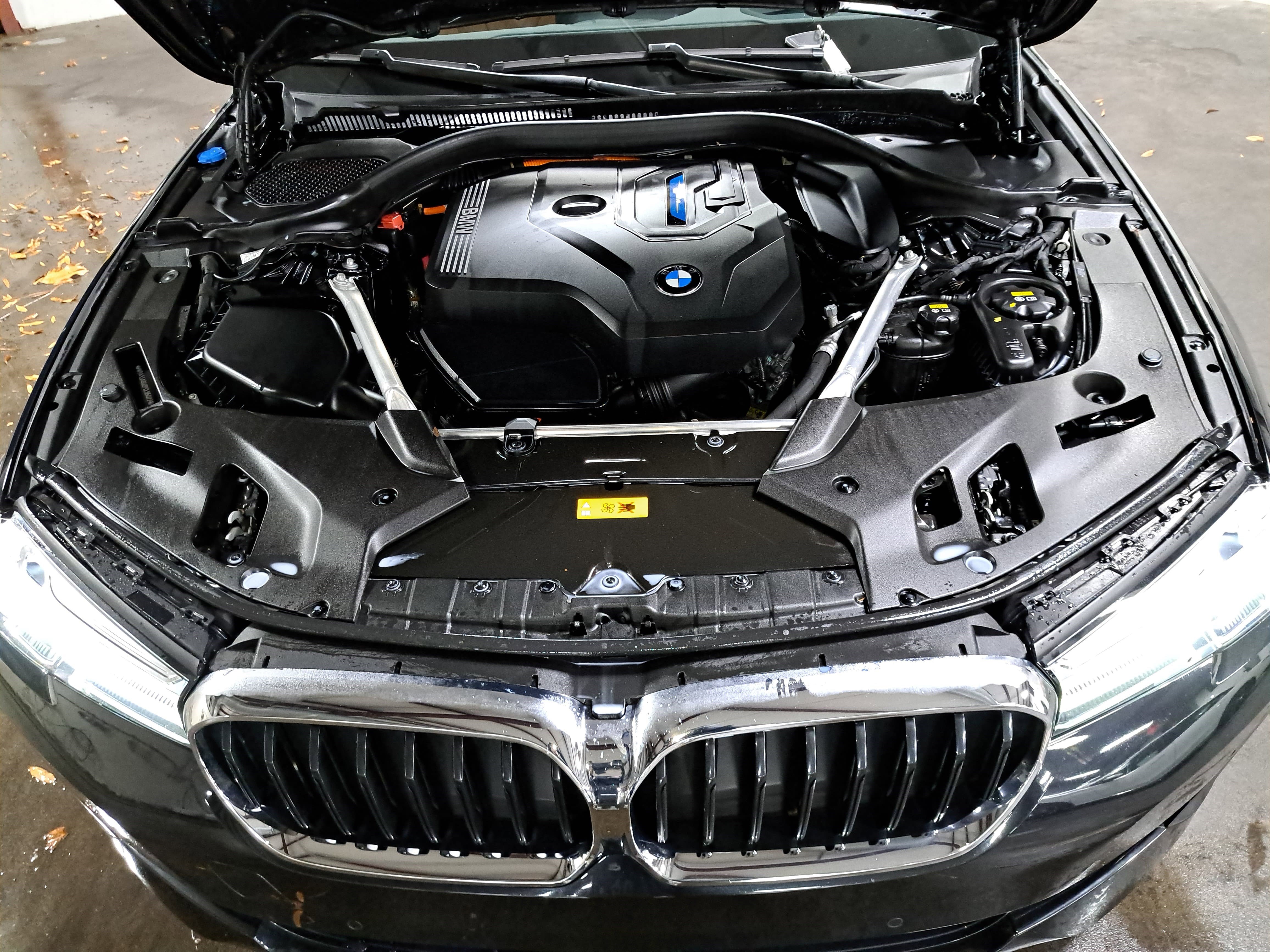 Certified 2023 BMW 530e w/ Premium Package image 32