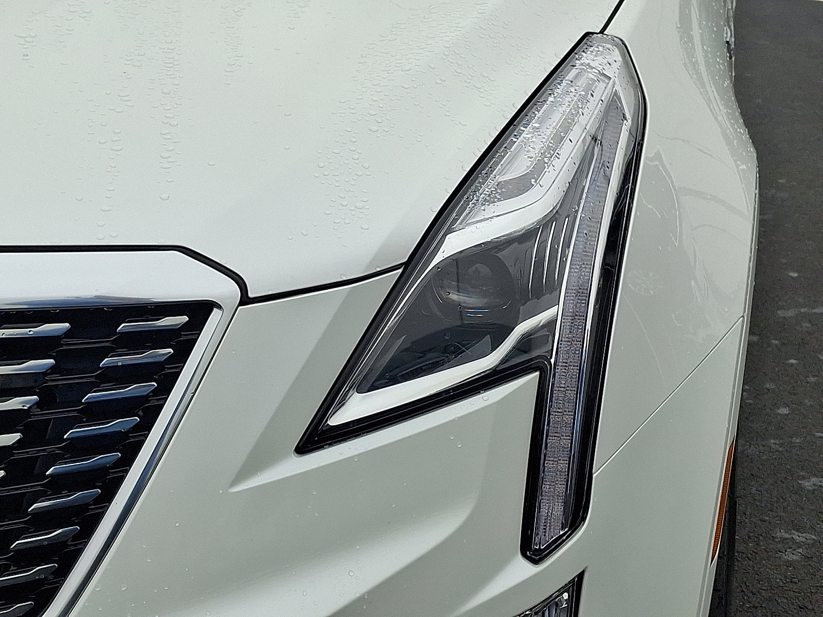 Certified 2023 Cadillac XT5 Premium Luxury w/ LPO, Floor Liner Package image 9