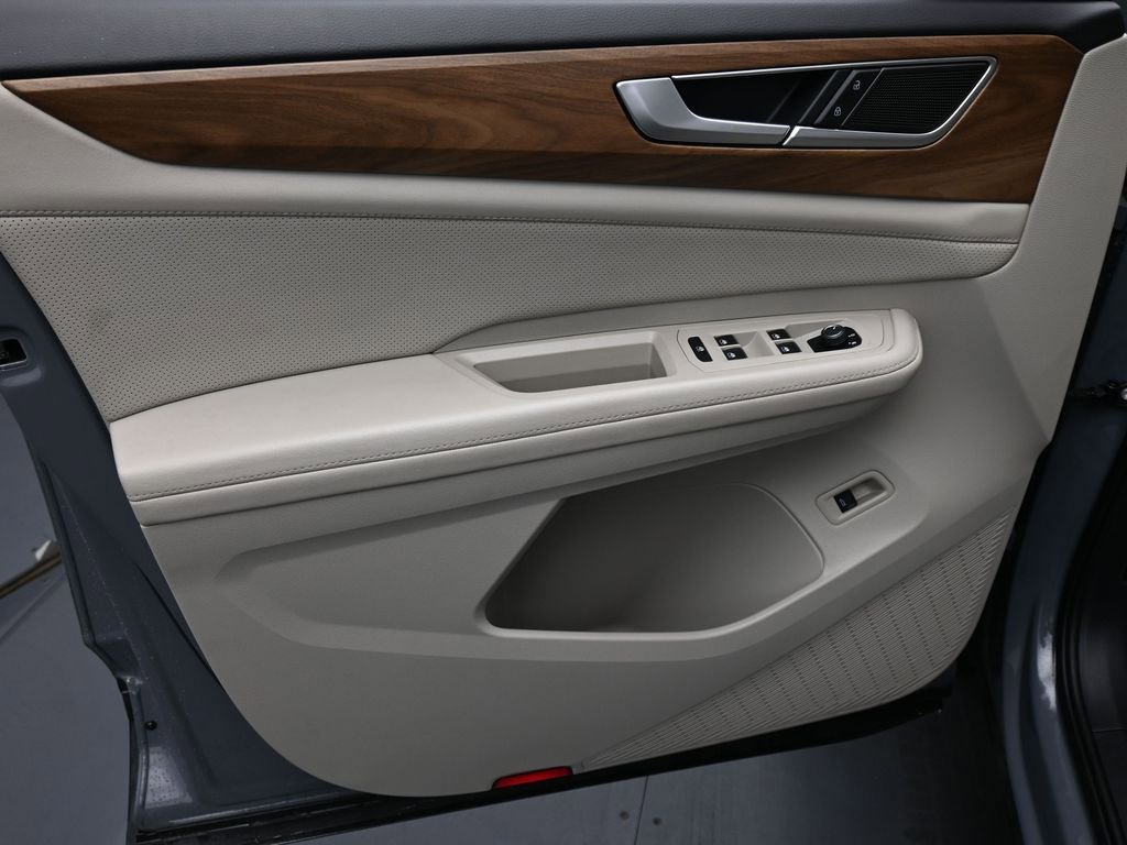 Used 2025 Volkswagen Atlas SE FWD image 9