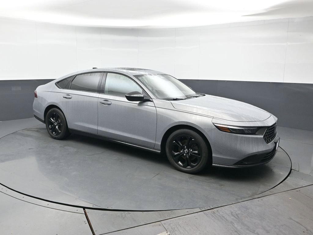 Used 2025 Honda Accord SE image 8