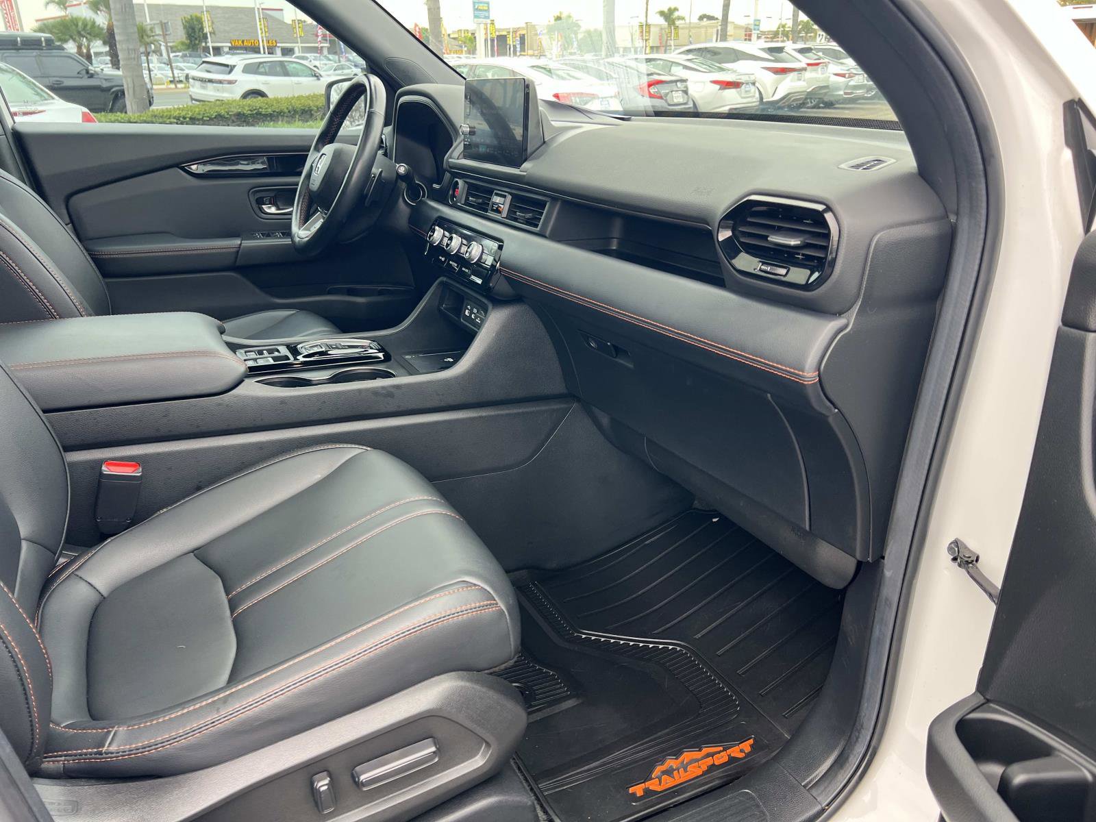 Certified 2025 Honda Pilot TrailSport image 33