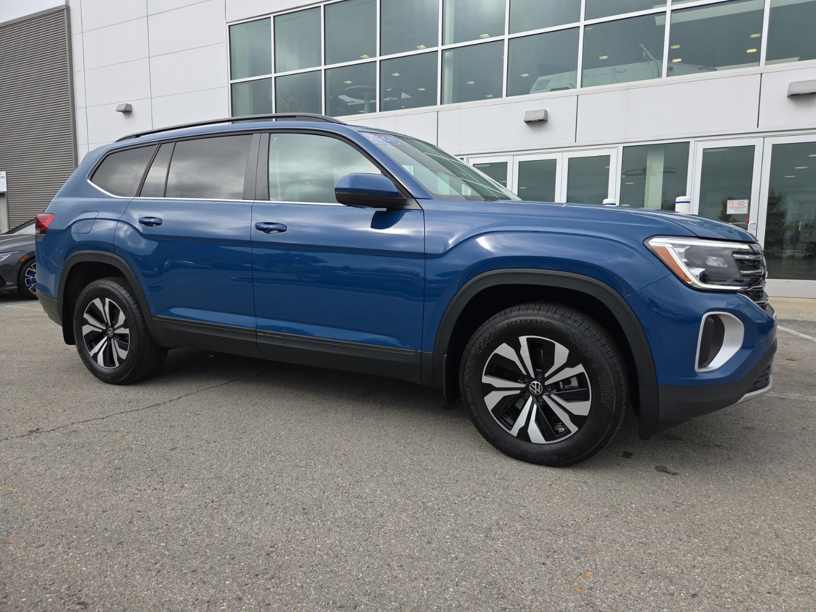 Certified 2026 Volkswagen Atlas SE AWD/4WD image 3