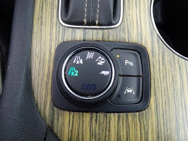 Used 2018 GMC Acadia Denali w/ Technology Package AWD/4WD image 33
