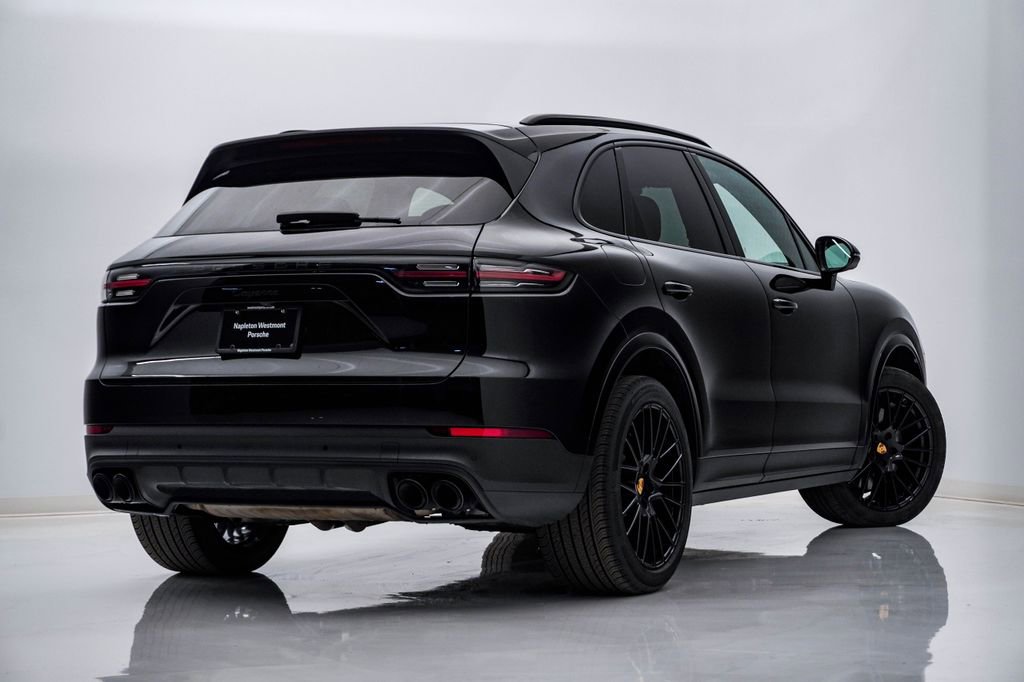 Certified 2023 Porsche Cayenne Platinum Edition image 12