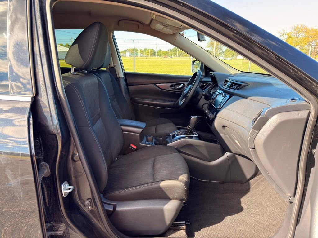 Used 2018 Nissan Rogue SV w/ Premium Package AWD/4WD image 29