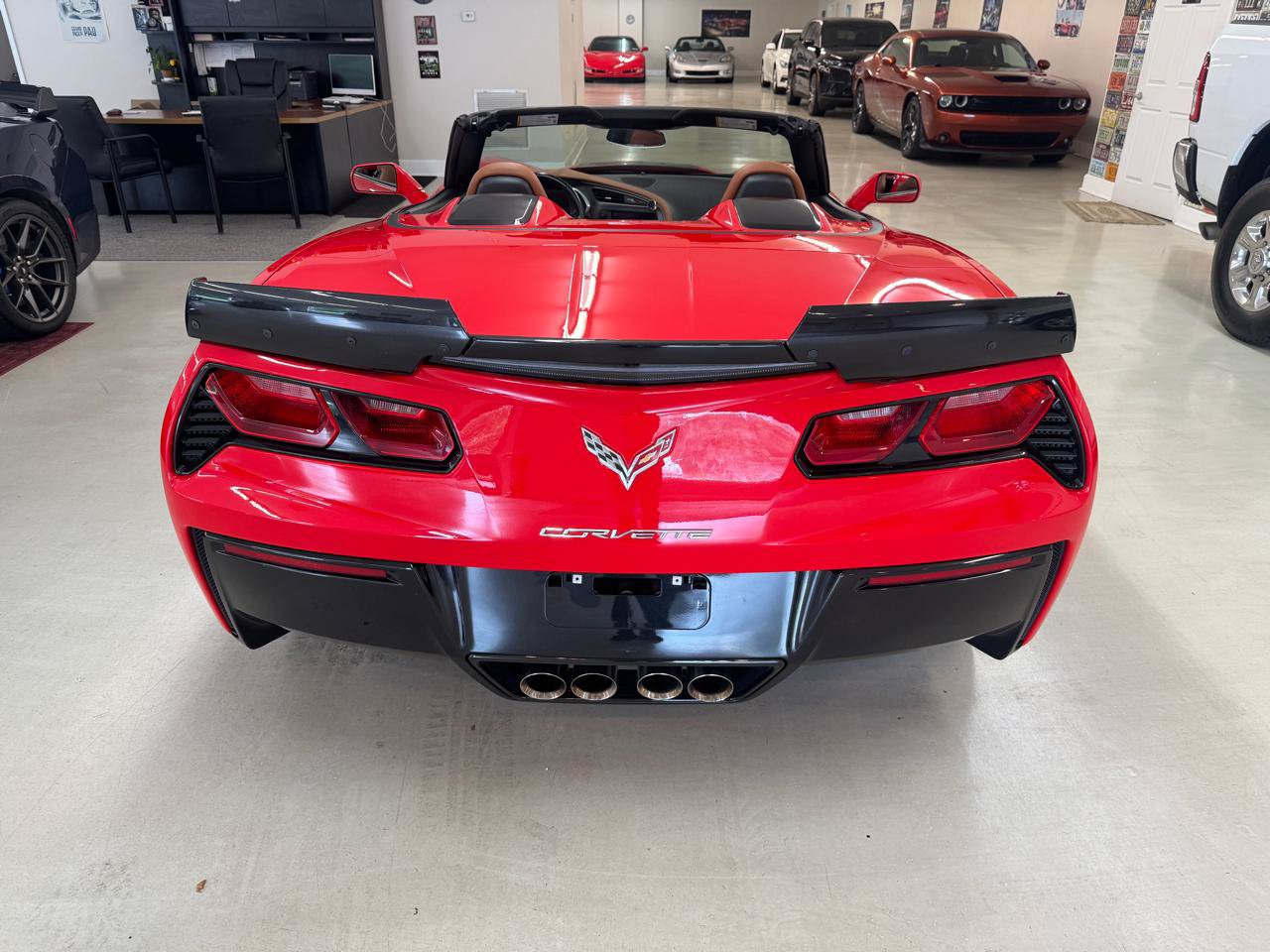 Used 2019 Chevrolet Corvette Convertible w/ 2LT w/ 2LT Preferred Equipment Group RWD image 37