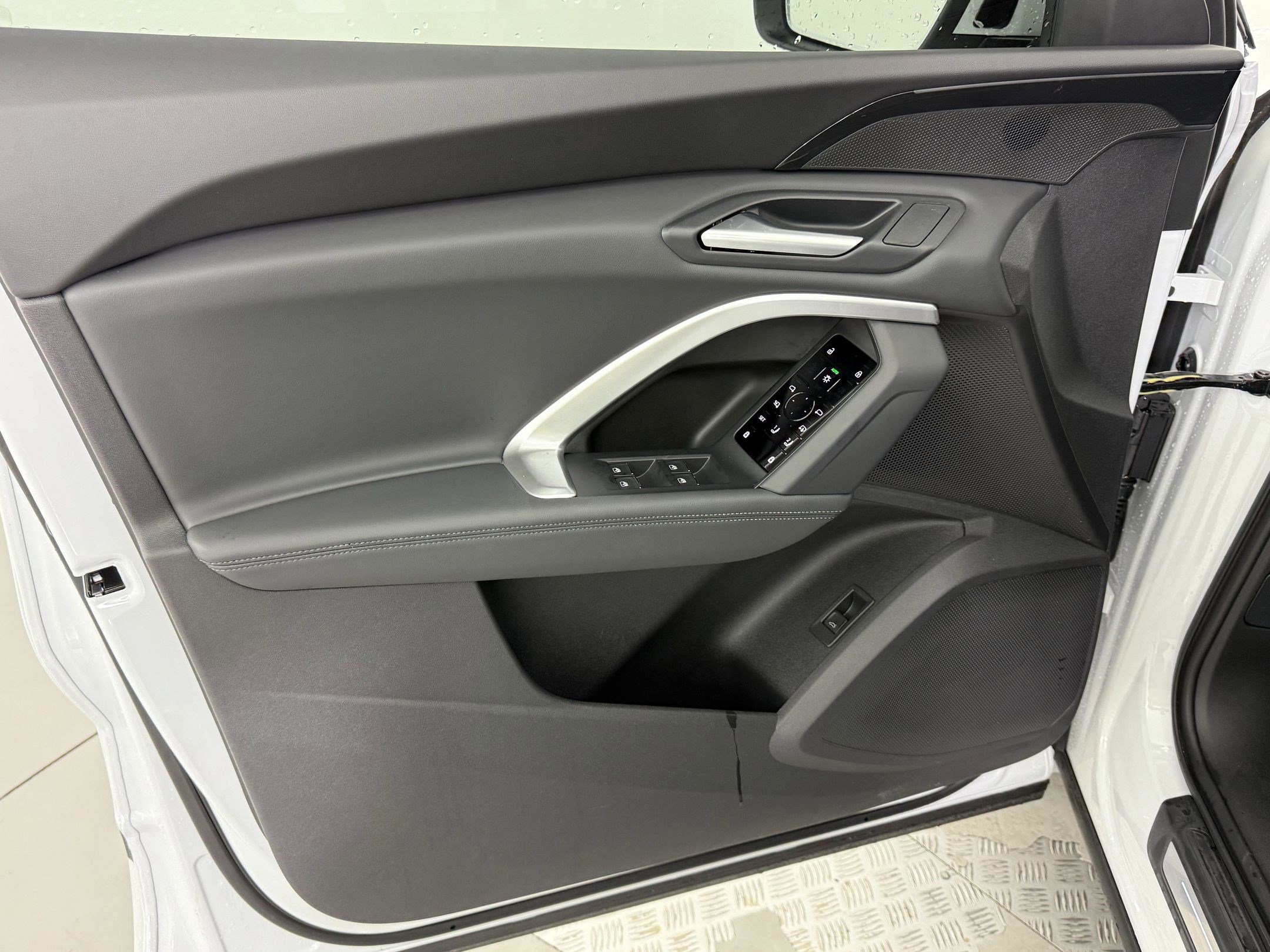 Certified 2025 Audi Q5 Premium w/ Convenience Package AWD/4WD image 12
