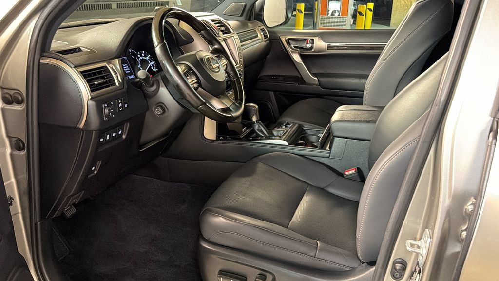 Used 2021 Lexus GX 460 Premium w/ Premium Package AWD/4WD image 19