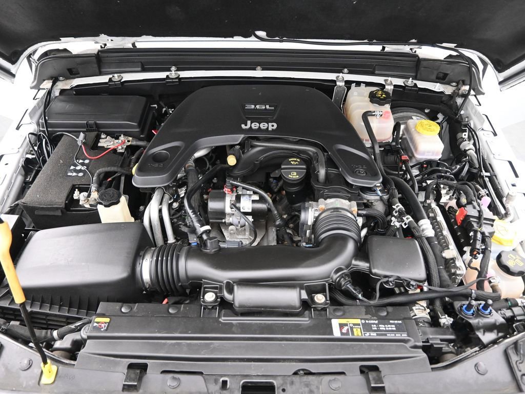 Used 2021 Jeep Wrangler Unlimited Sahara image 37