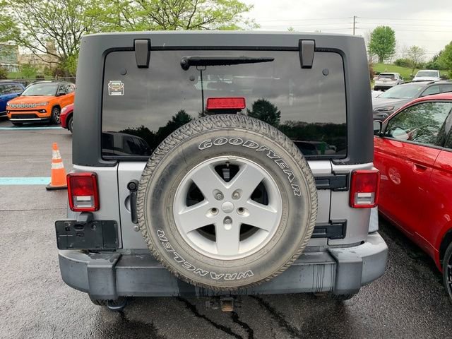 Used 2018 Jeep Wrangler Sport AWD/4WD image 3