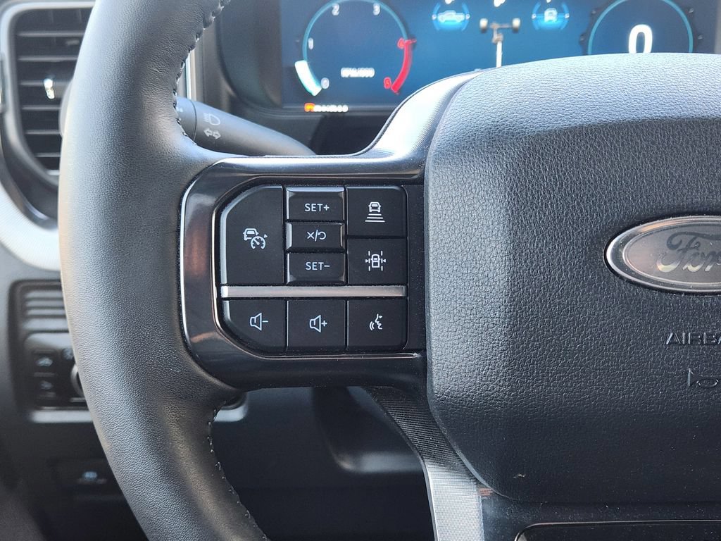 Used 2025 Ford F350 Platinum w/ FX4 Off-Road Package AWD/4WD image 22