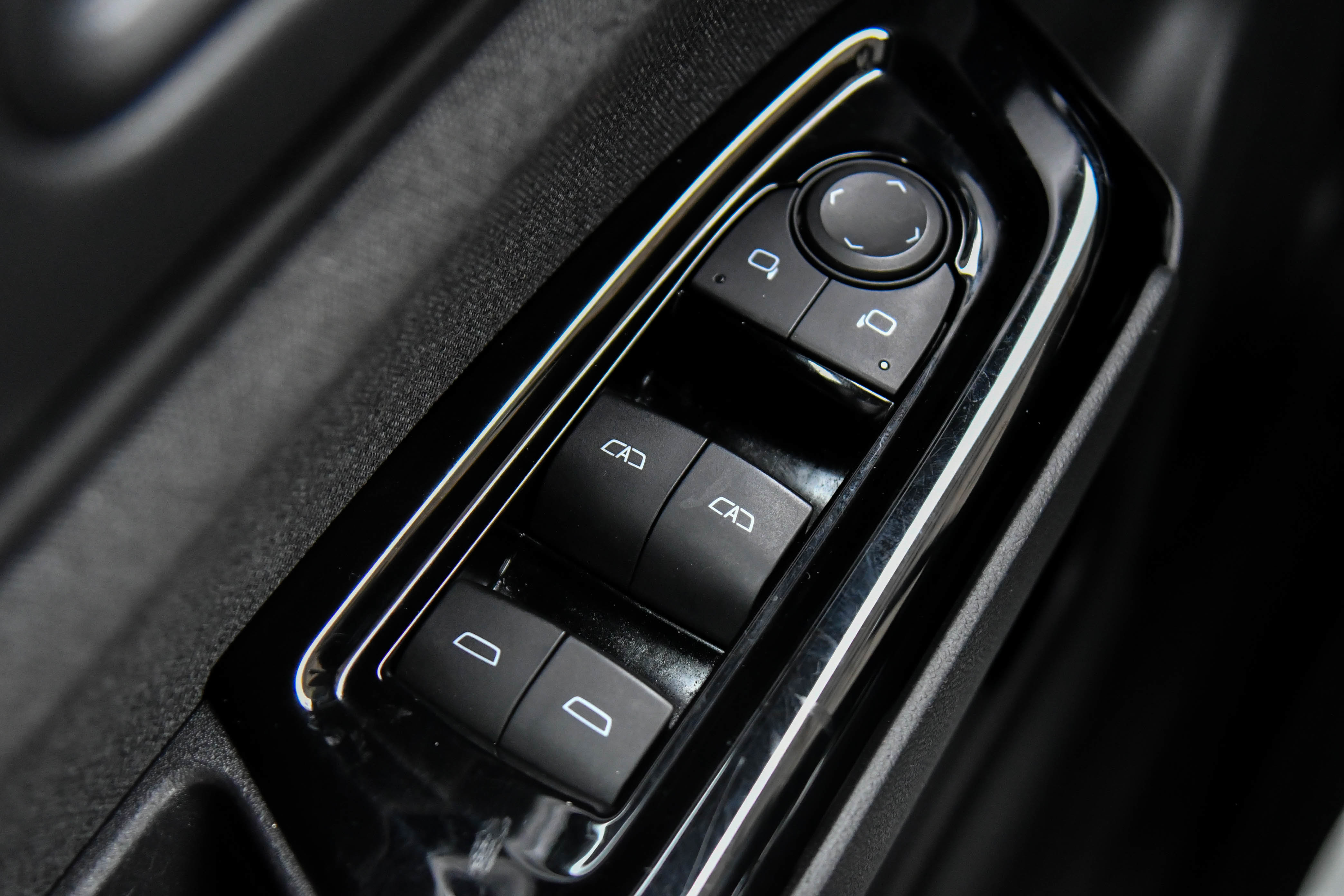 Used 2024 Honda Prologue EX image 35