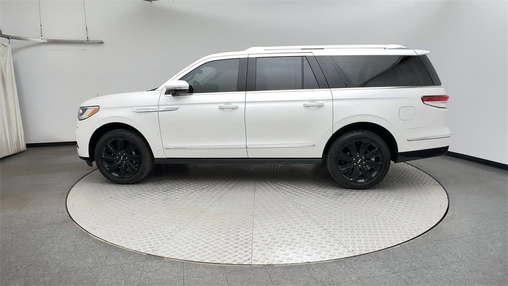 Used 2024 Lincoln Navigator L Reserve image 5