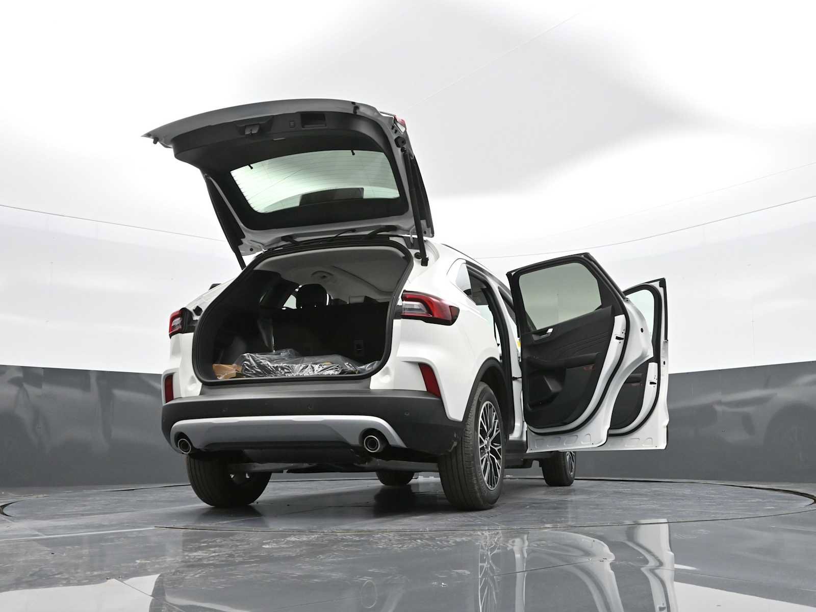 New 2025 Ford Escape SE FWD image 47
