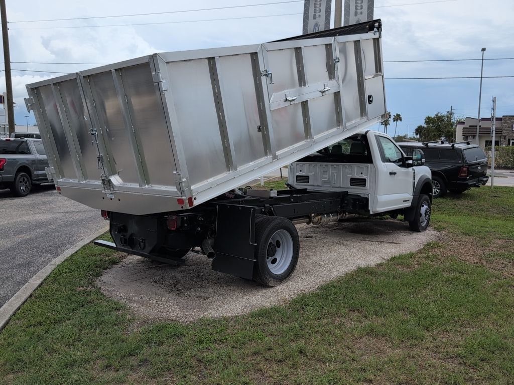 New 2025 Ford F550 4x4 Regular Cab Super Duty image 3