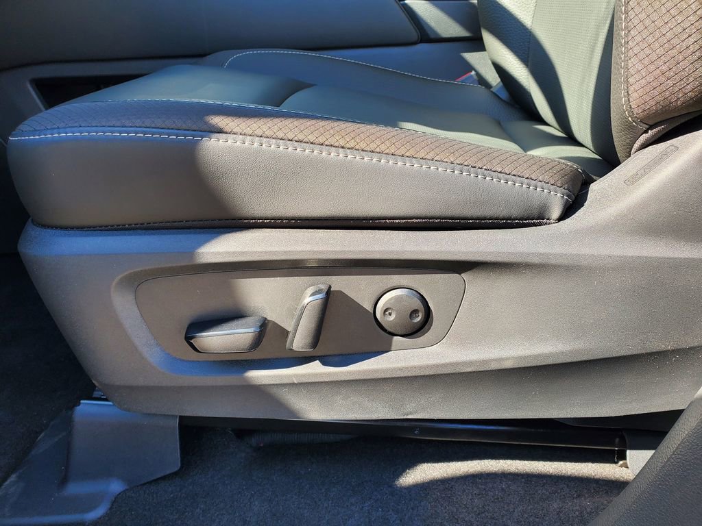 New 2026 Nissan Pathfinder SL image 18