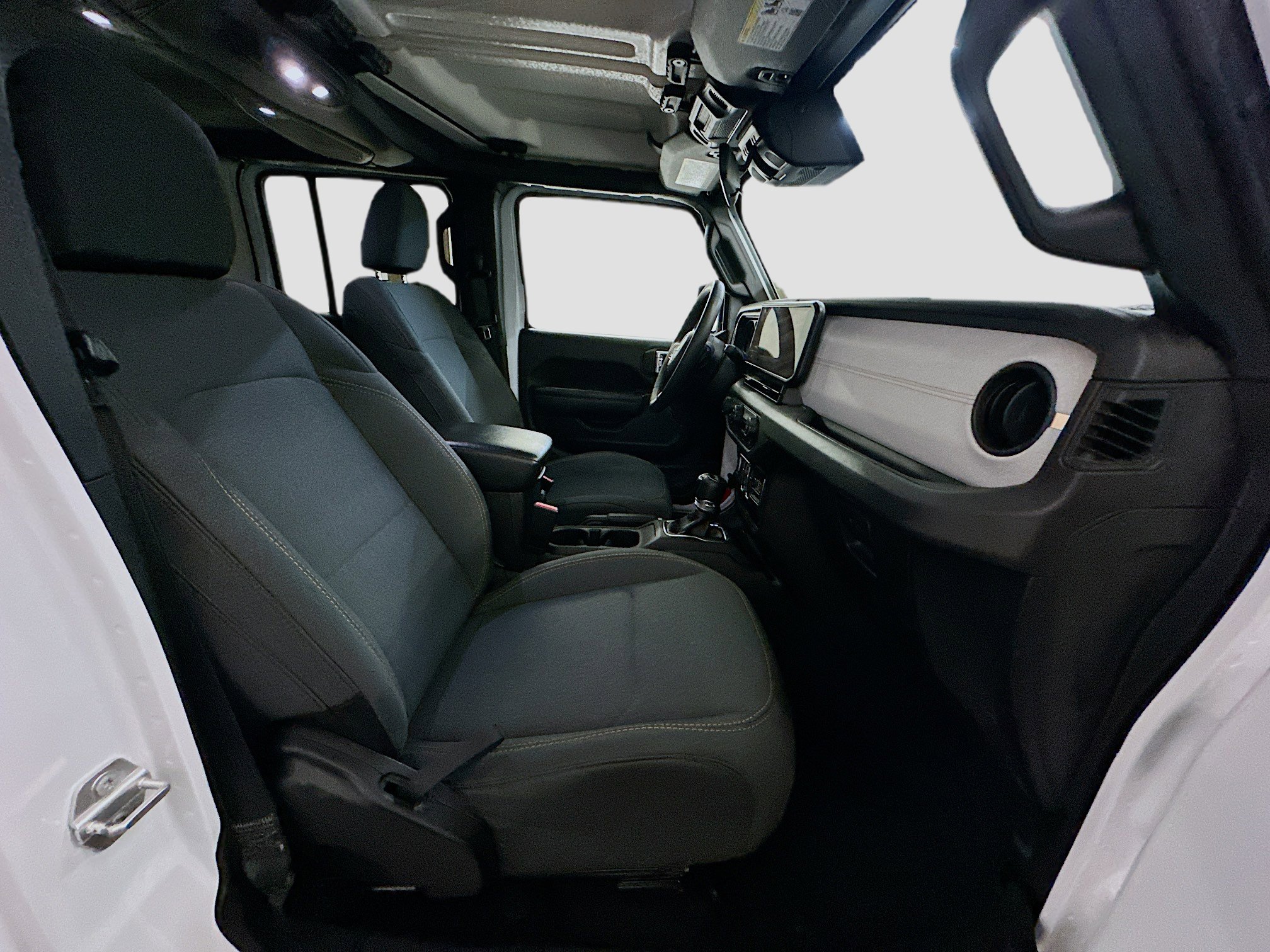 Used 2024 Jeep Wrangler Sport S image 31