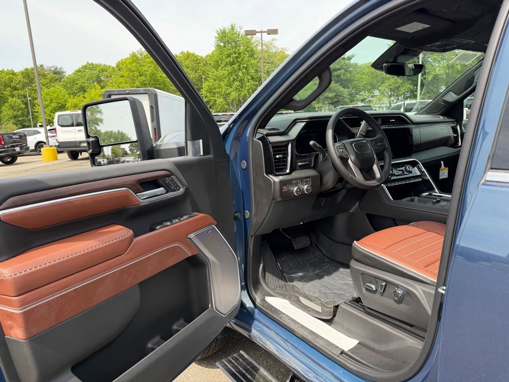 New 2026 GMC Sierra 3500 Denali Ultimate w/ LPO, Black Badging Package AWD/4WD image 19